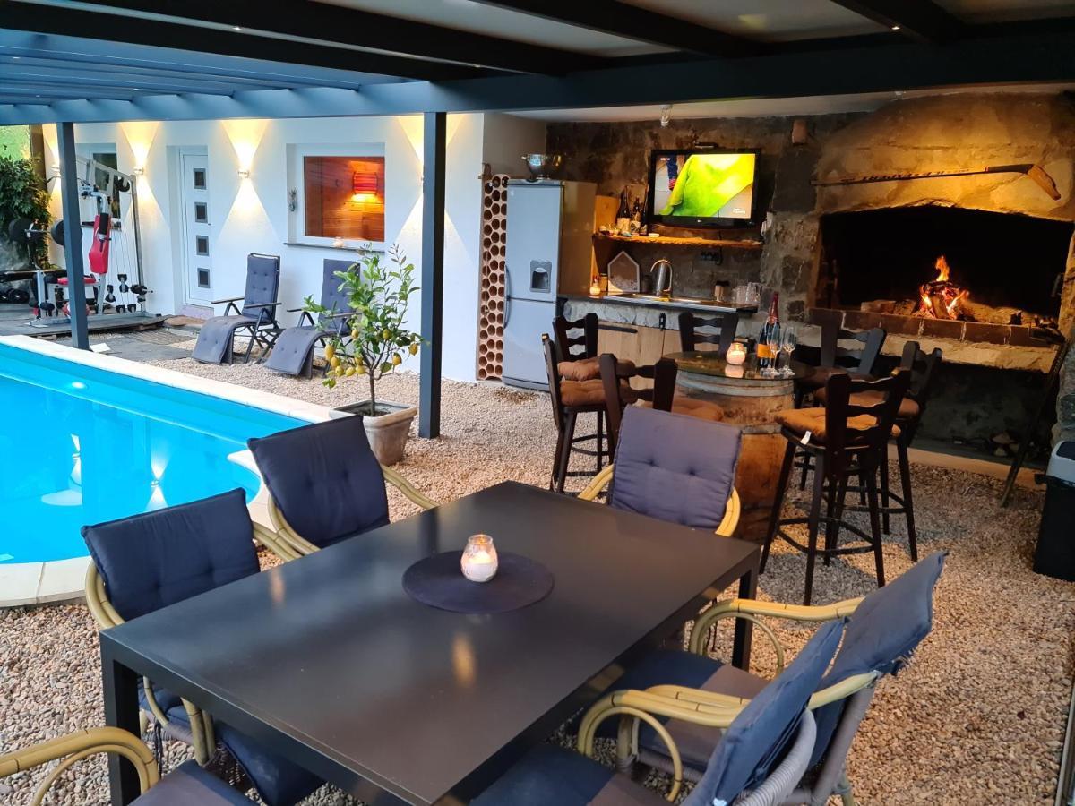 Wellness Apartments Sophienhoehe Am Pool Mechernich Luaran gambar